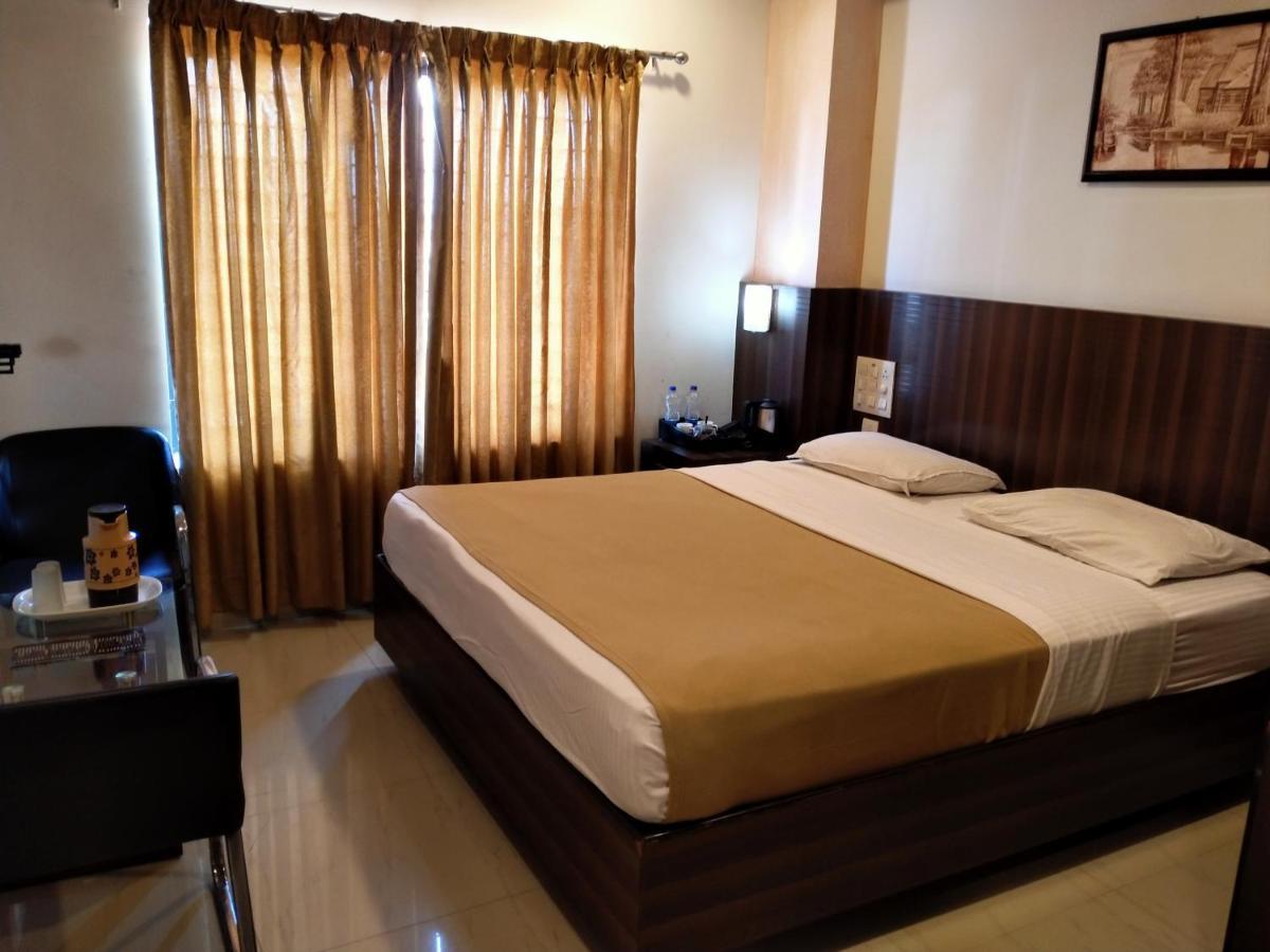 Hotel Green Park Suites Манипала Экстерьер фото