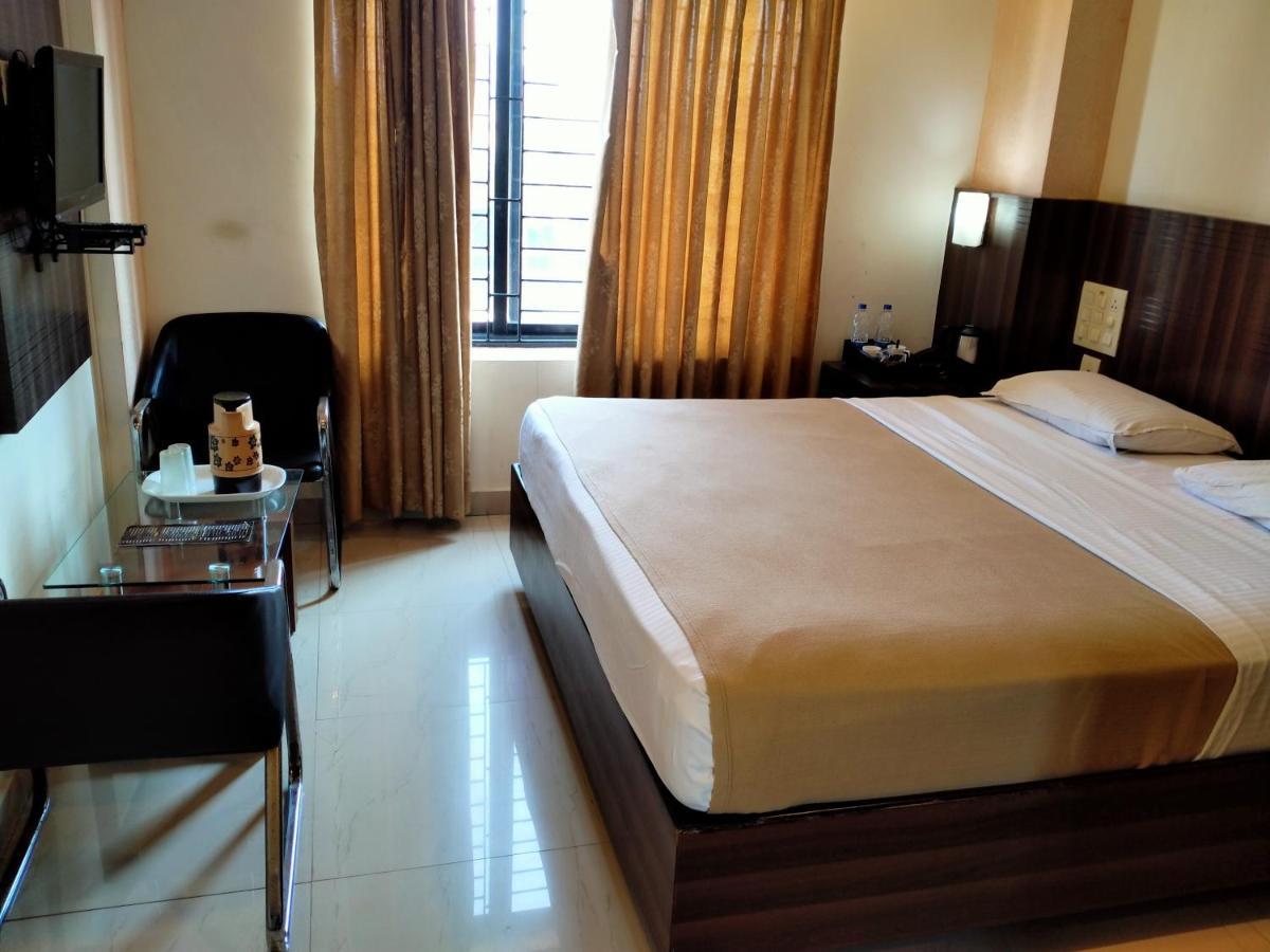 Hotel Green Park Suites Манипала Экстерьер фото